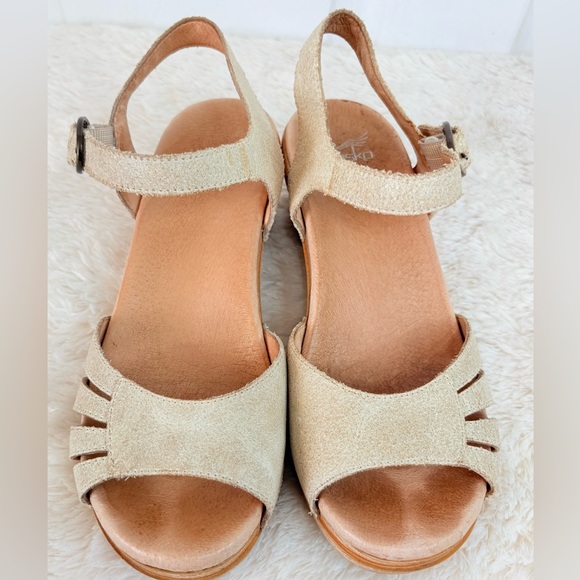 Dansko Marlow Sand Leather Sandals Size 8 - Picture 2 of 7